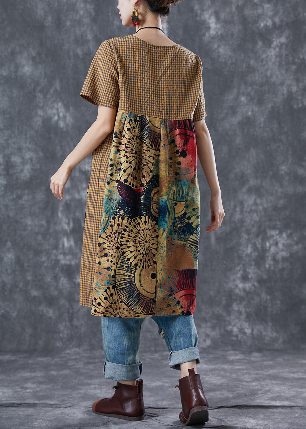 Effortlessly Elegant Dress with a Timeless Design