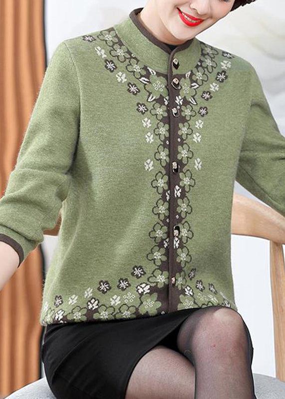 Elegantly Styled Coat for Everyday Wear