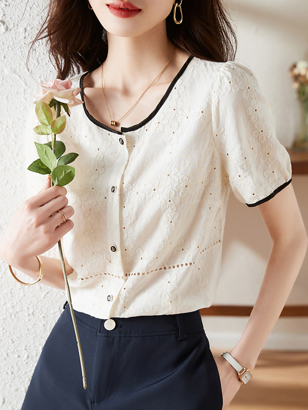 Beautifully Crafted Blouse in a Classic Style