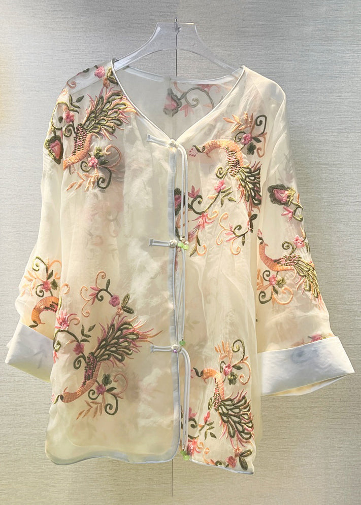 Well Tailored Top with a Graceful Silhouette
