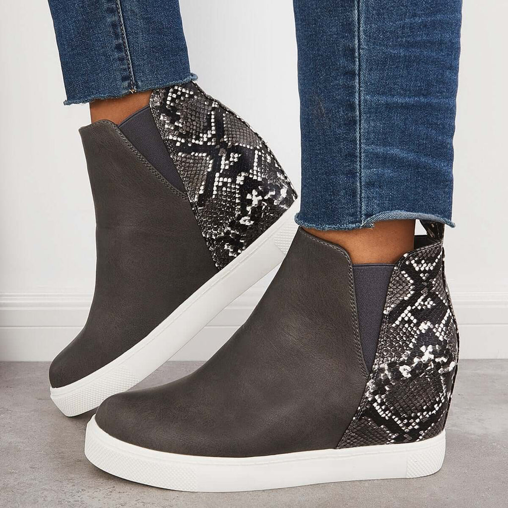 Chic Orthopedic Sneakers with Unique Design
