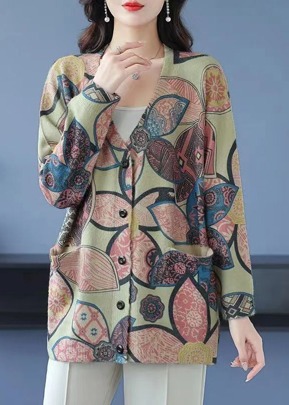 Well Tailored Coat with a Graceful Silhouette
