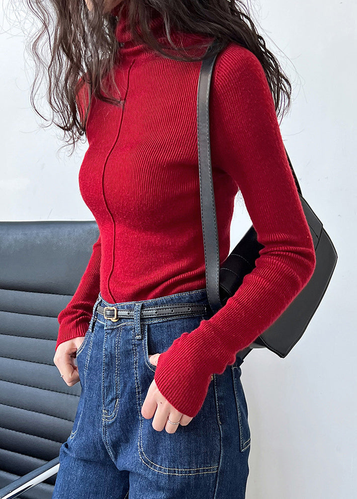Well Tailored Sweater with a Graceful Silhouette
