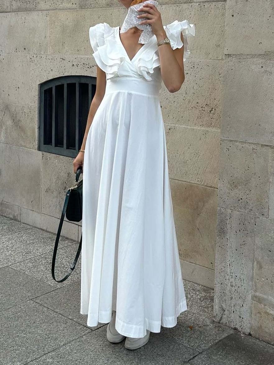 Gracefully Styled Dress for Any Occasion