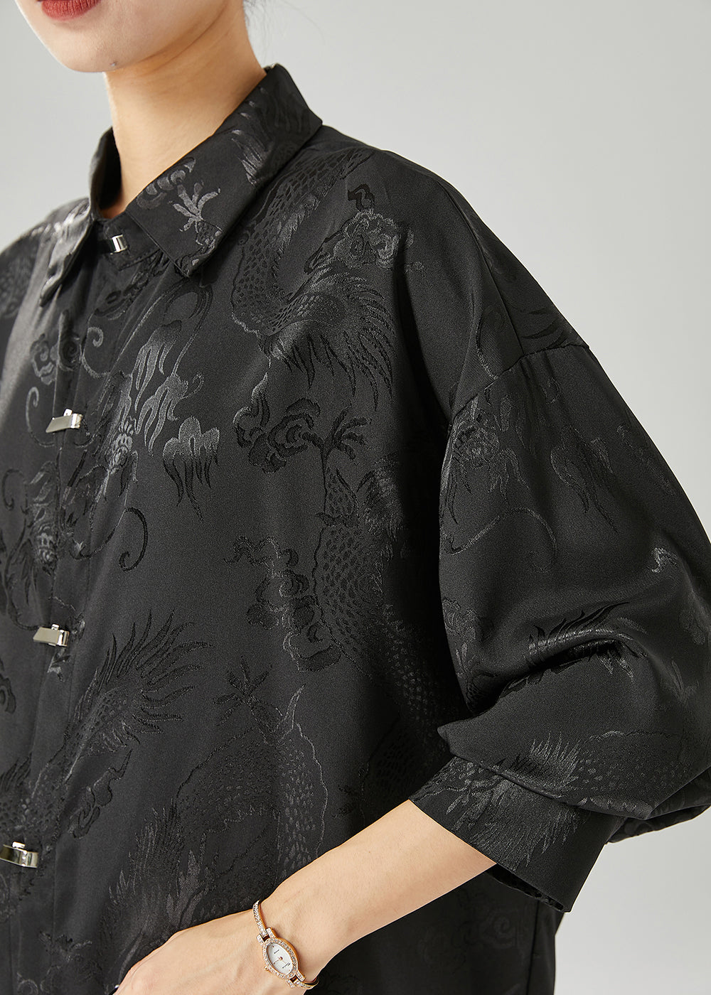 Beautifully Crafted Blouse in a Classic Style
