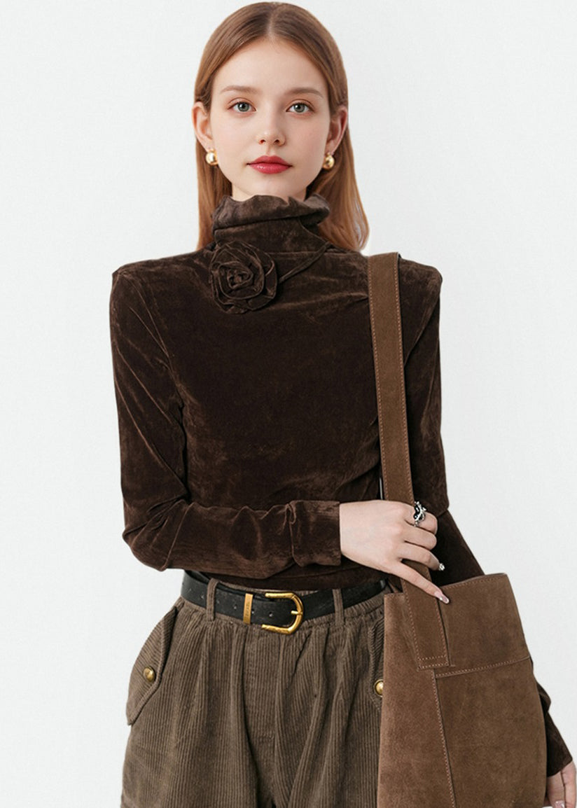 Effortlessly Elegant Top with a Timeless Design