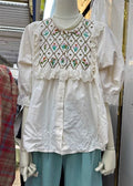 Well Tailored Shirt with a Graceful Silhouette