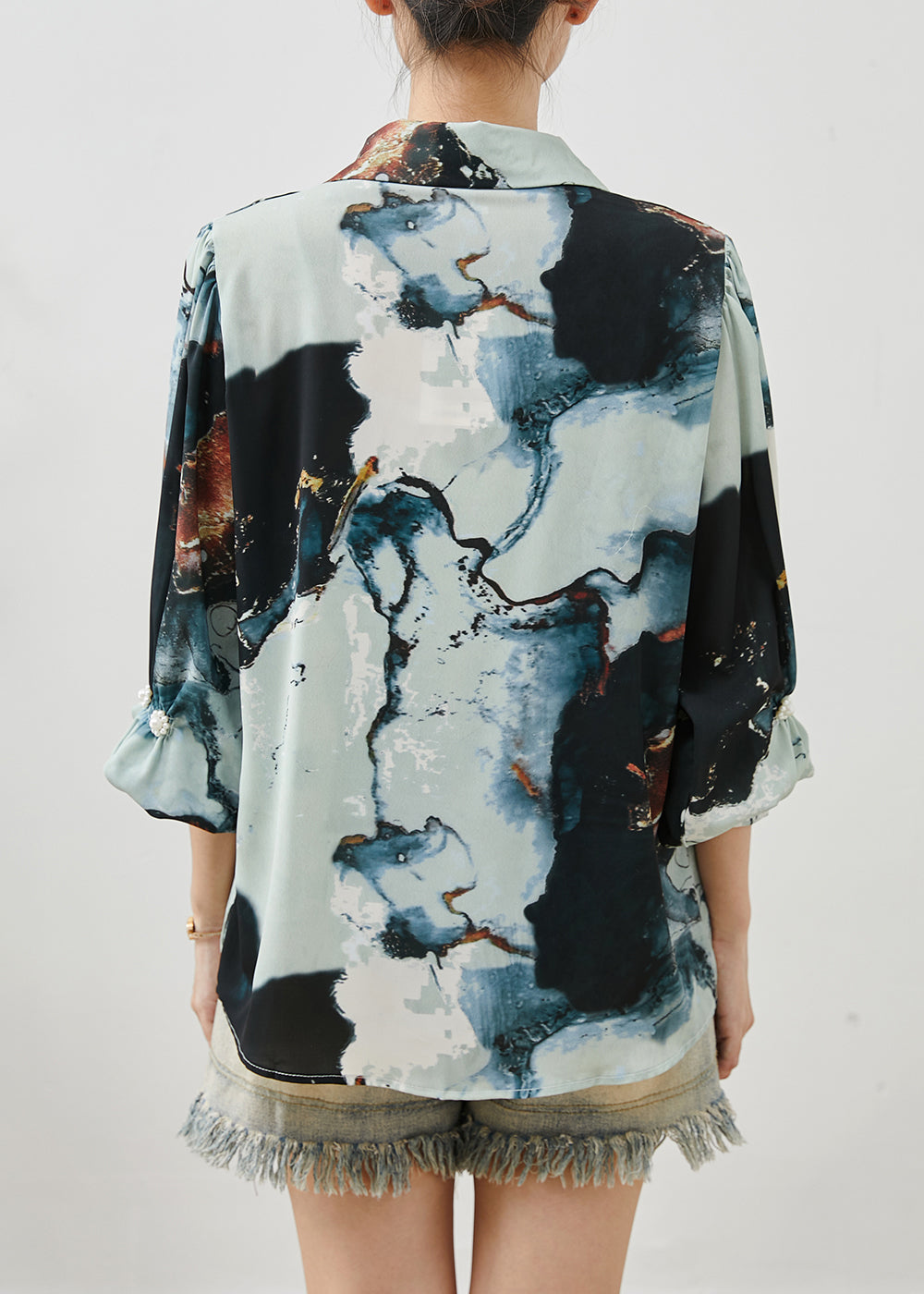Sophisticated Blouse with a Clean Classic Look