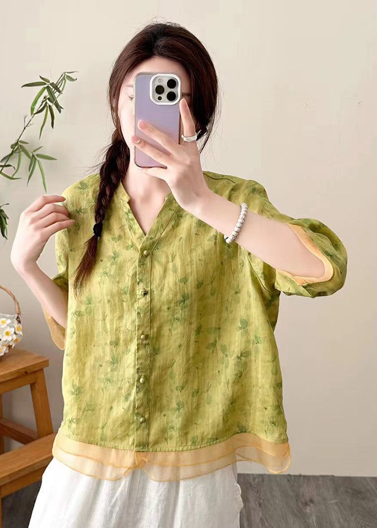 Well Tailored Top with a Graceful Silhouette
