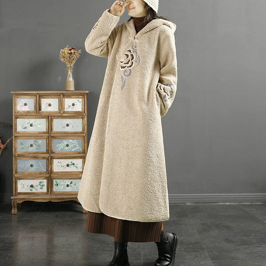 Well Tailored Coat with a Graceful Silhouette