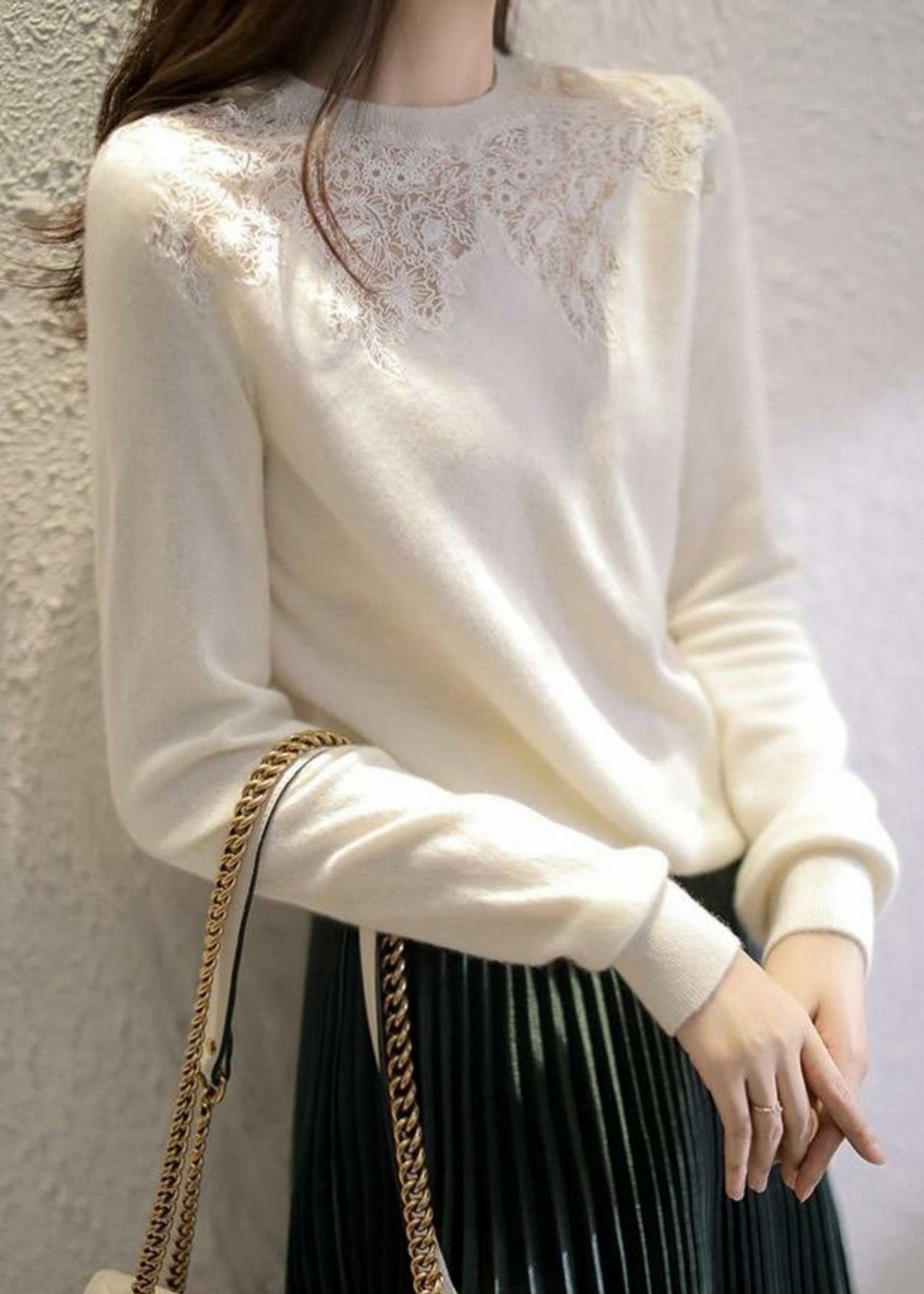 Well Tailored Top with a Graceful Silhouette