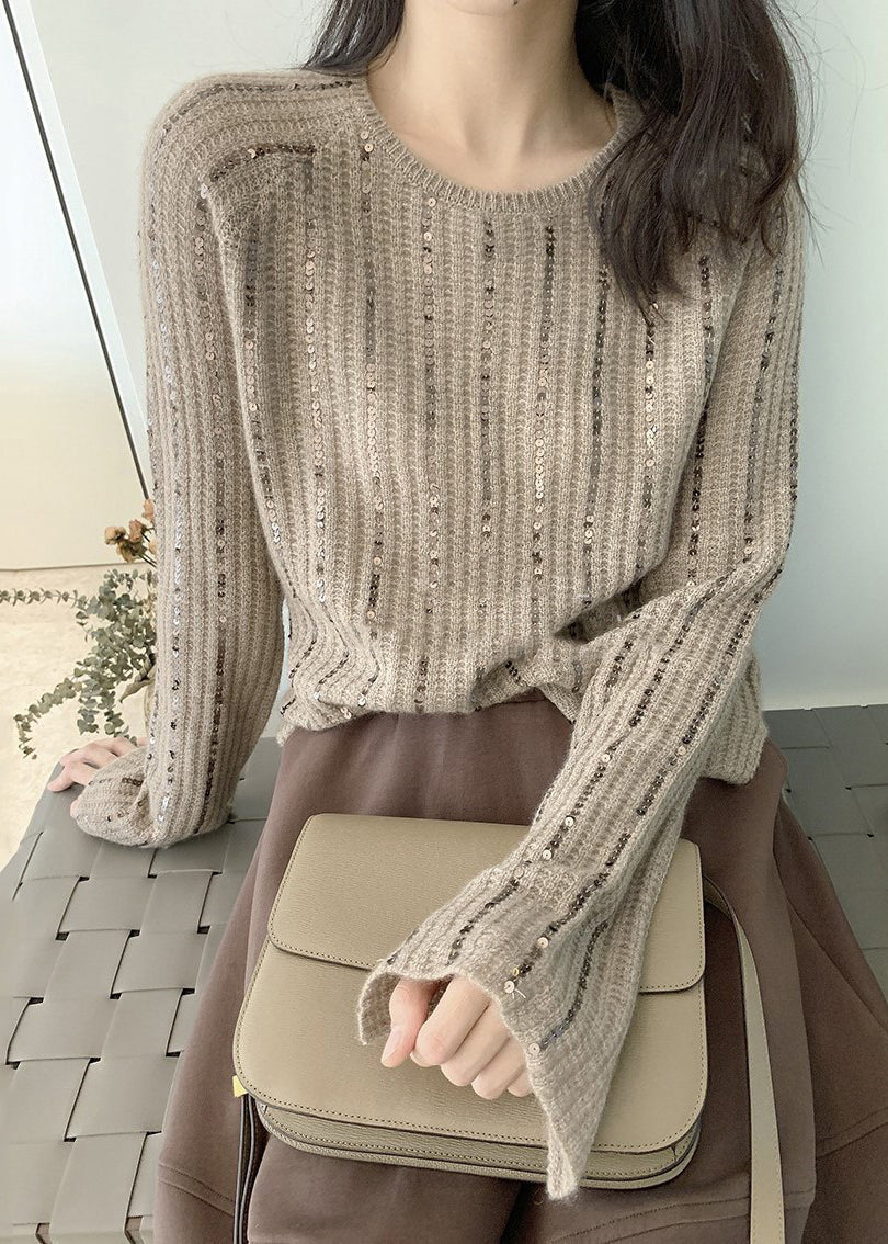Well Tailored Sweater with a Graceful Silhouette