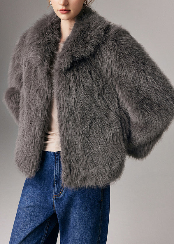 Elegantly Styled Coat for Everyday Wear