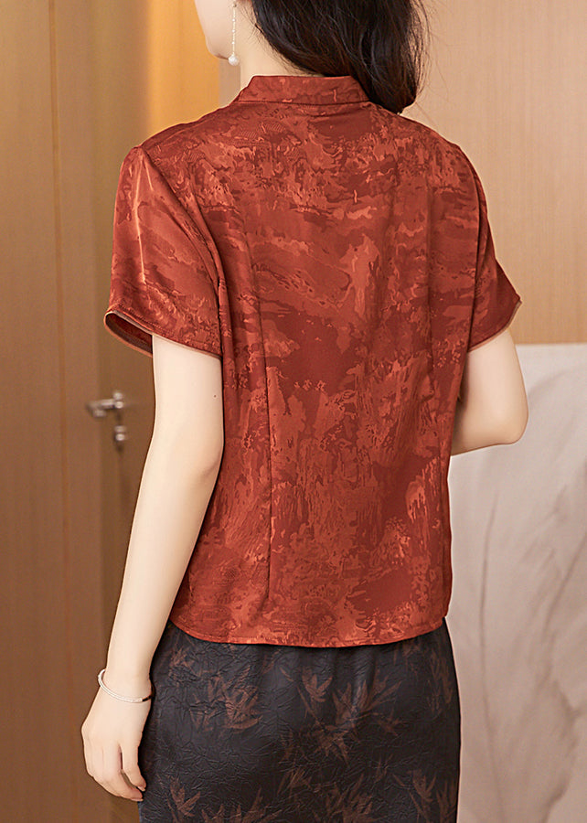 Well Tailored Blouse with a Graceful Silhouette