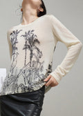 Well Tailored Sweater with a Graceful Silhouette