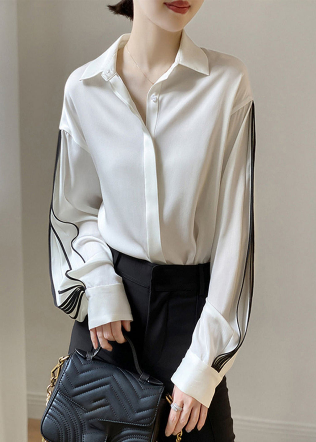 Effortlessly Elegant Shirt with a Timeless Design