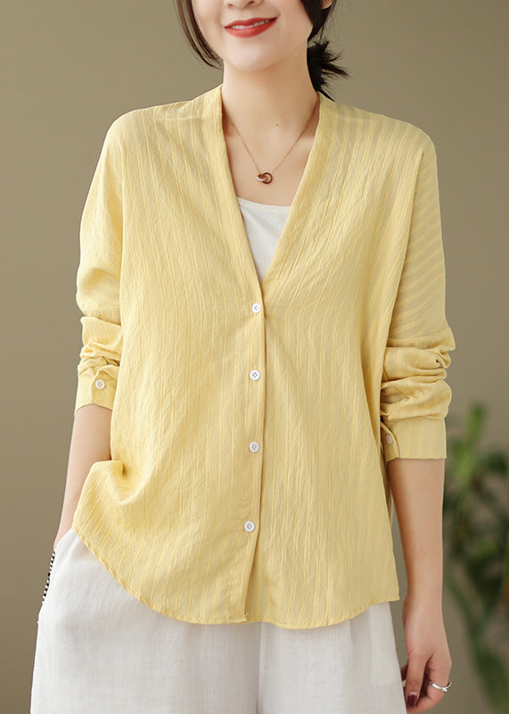 Classic Vintage Shirt with a Flattering Fit