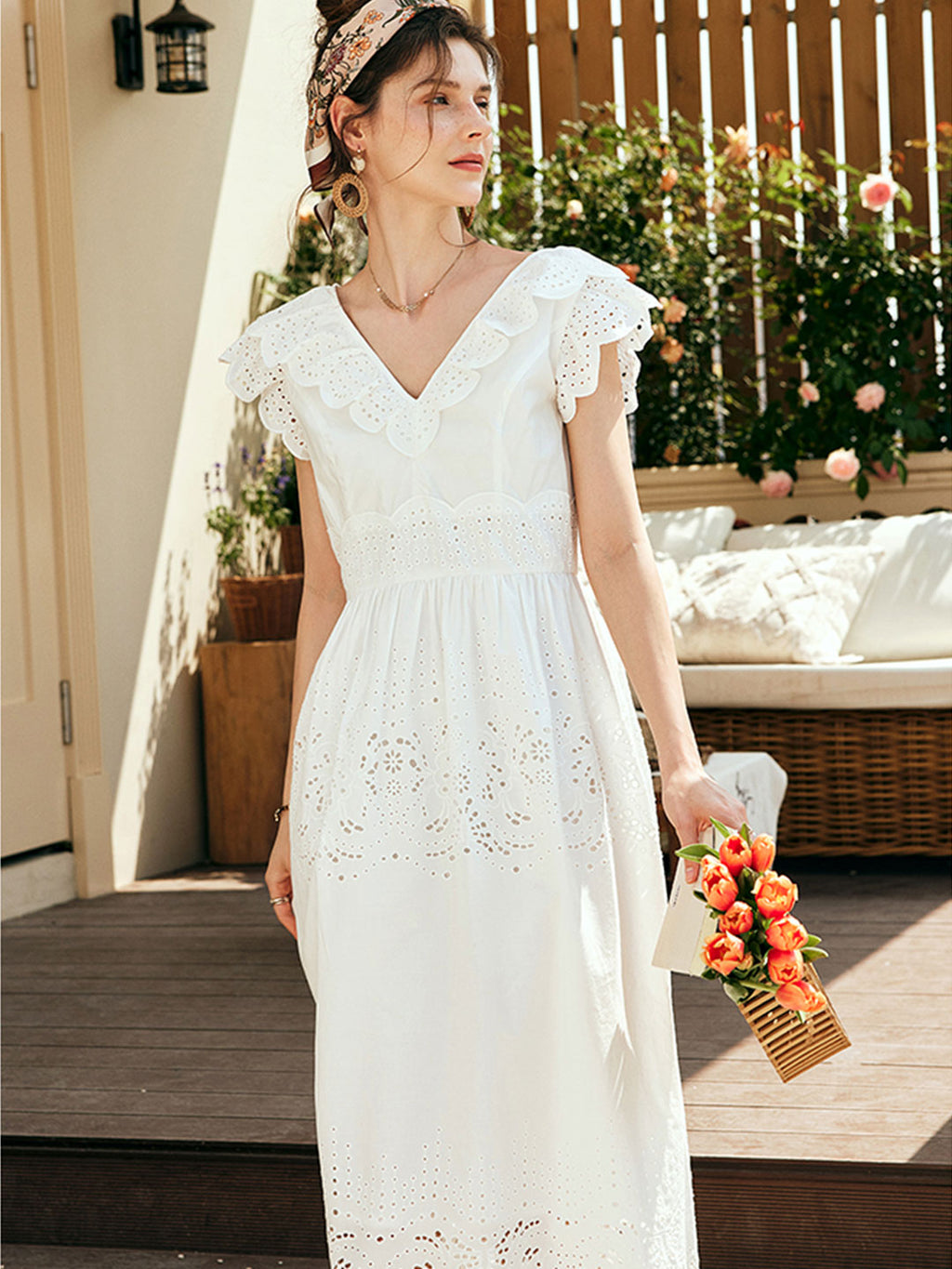 Effortlessly Elegant Dress with a Timeless Design