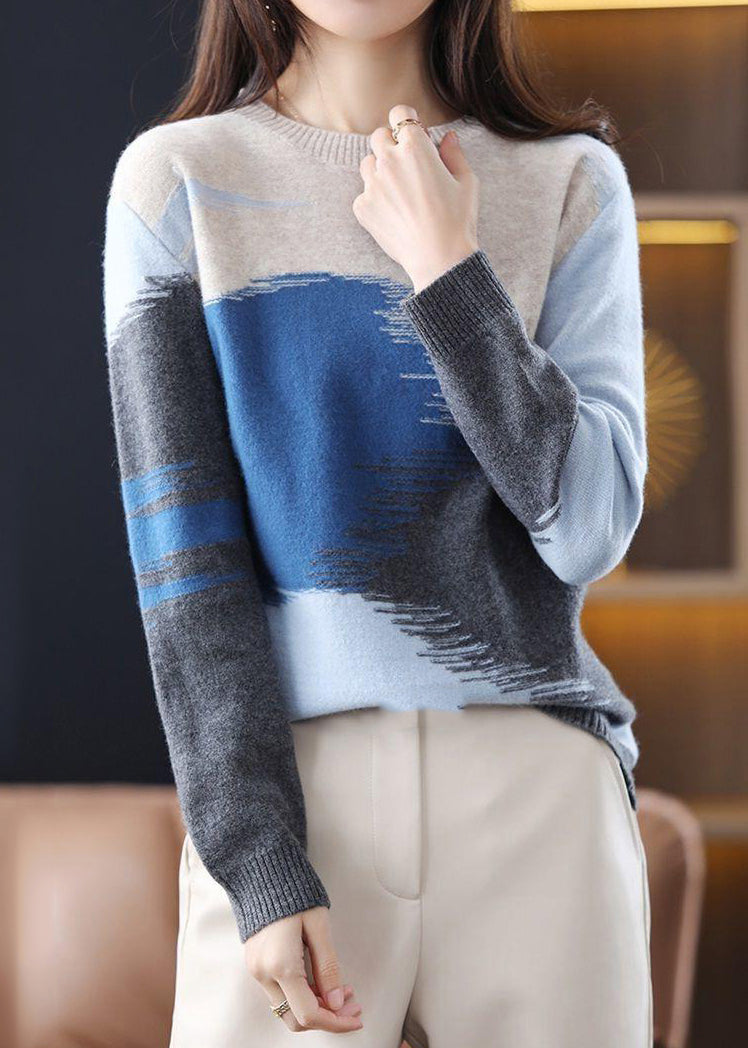 Well Tailored Top with a Graceful Silhouette