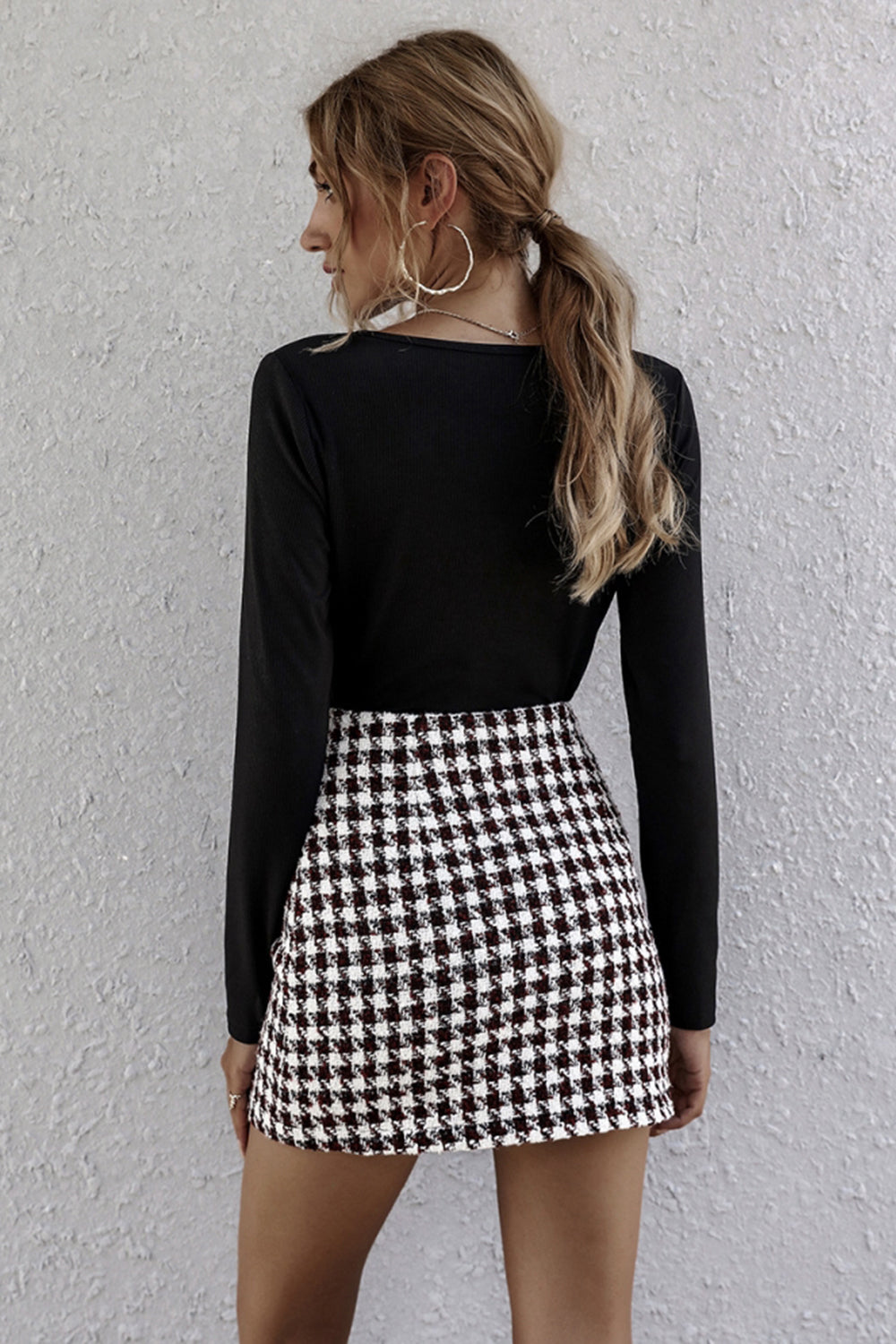 Well Tailored Garment with a Graceful Silhouette