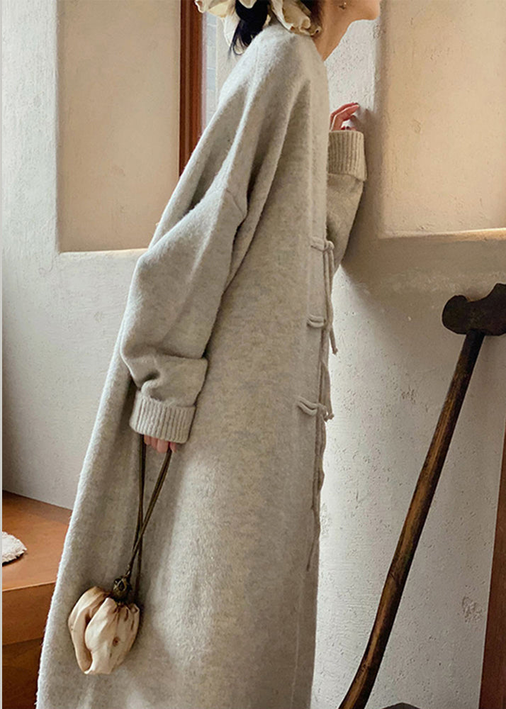 Well Tailored Coat with a Graceful Silhouette