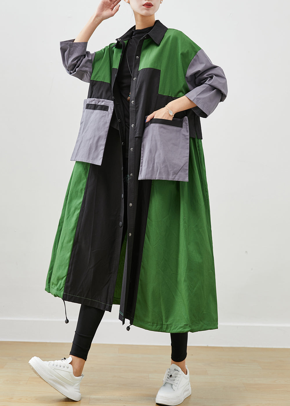 Well Tailored Coat with a Graceful Silhouette