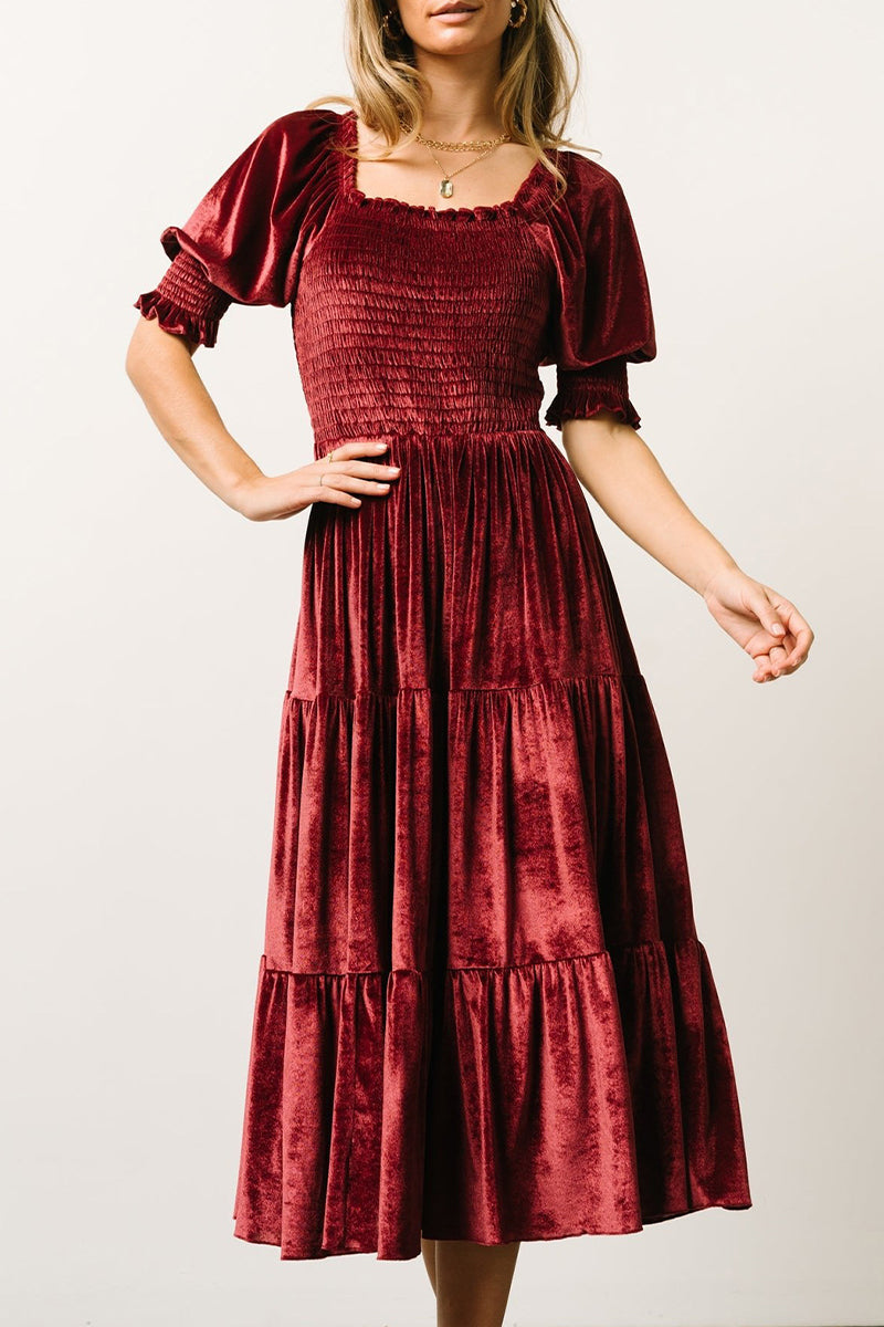 Effortlessly Elegant Dress with a Timeless Design