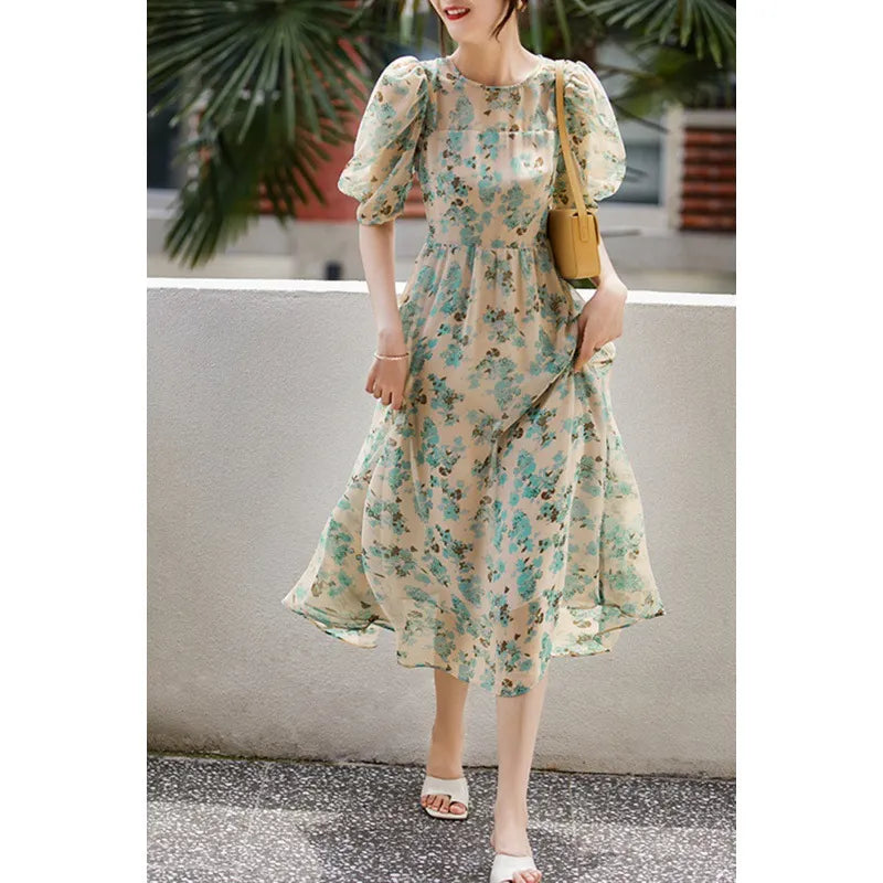 Classic Vintage Shirt with a Flattering Fit