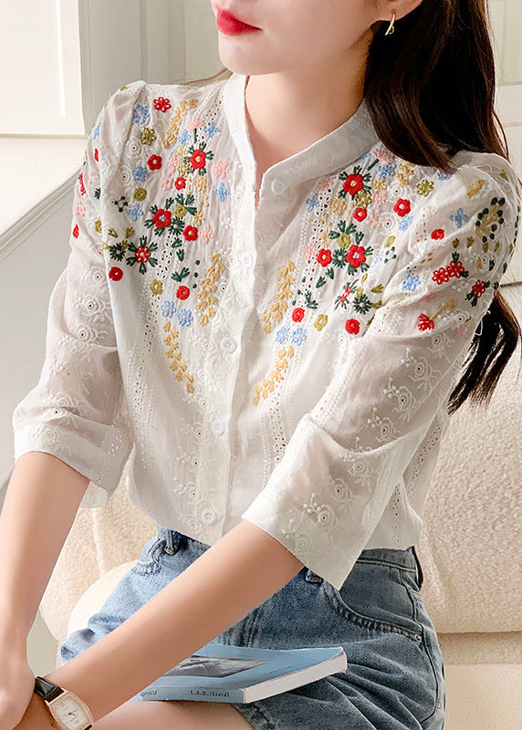 Effortlessly Elegant Blouse with a Timeless Design