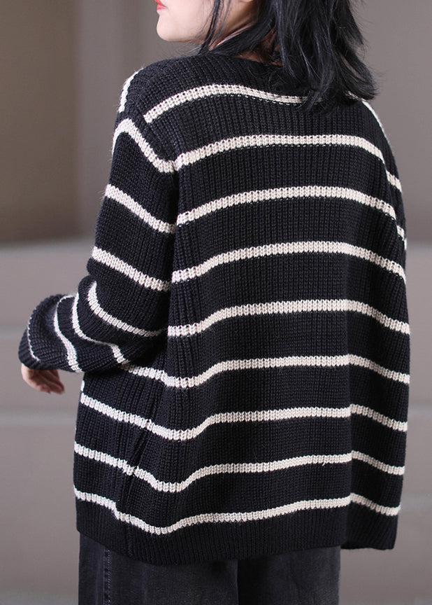 Classic Vintage Sweater with a Flattering Fit