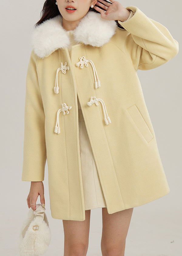 Well Tailored Coat with a Graceful Silhouette
