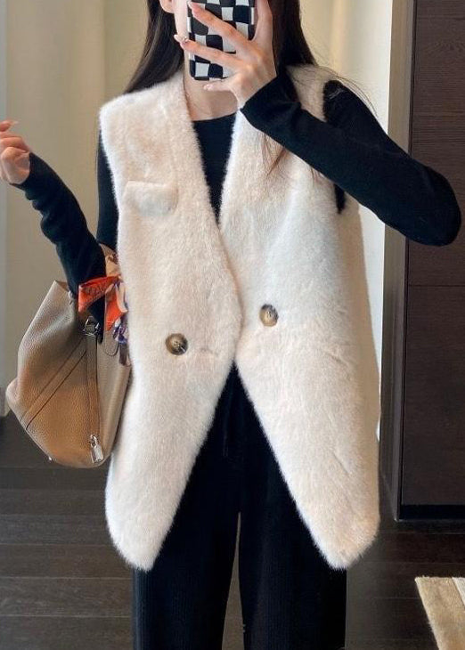Classic Vintage Coat with a Flattering Fit