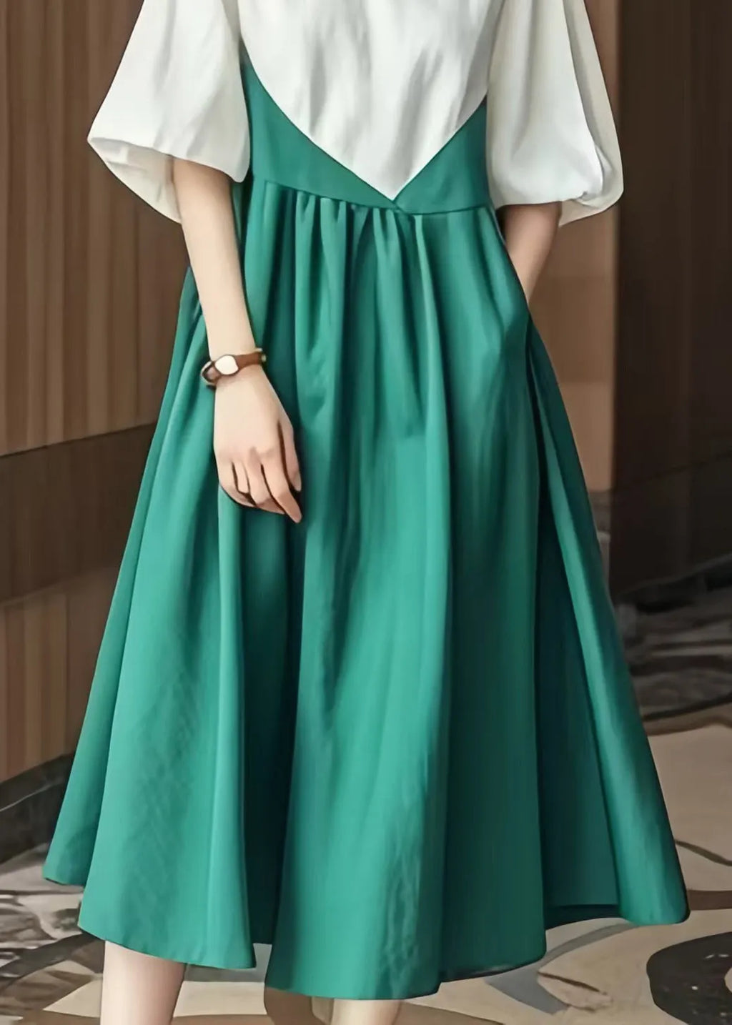 Classic Vintage Dress with a Flattering Fit