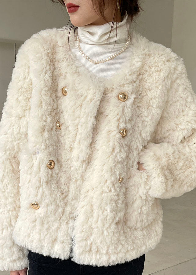 Beautifully Finished Coat in a Timeless Design