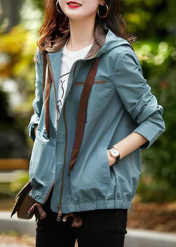 Well Tailored Coat with a Graceful Silhouette