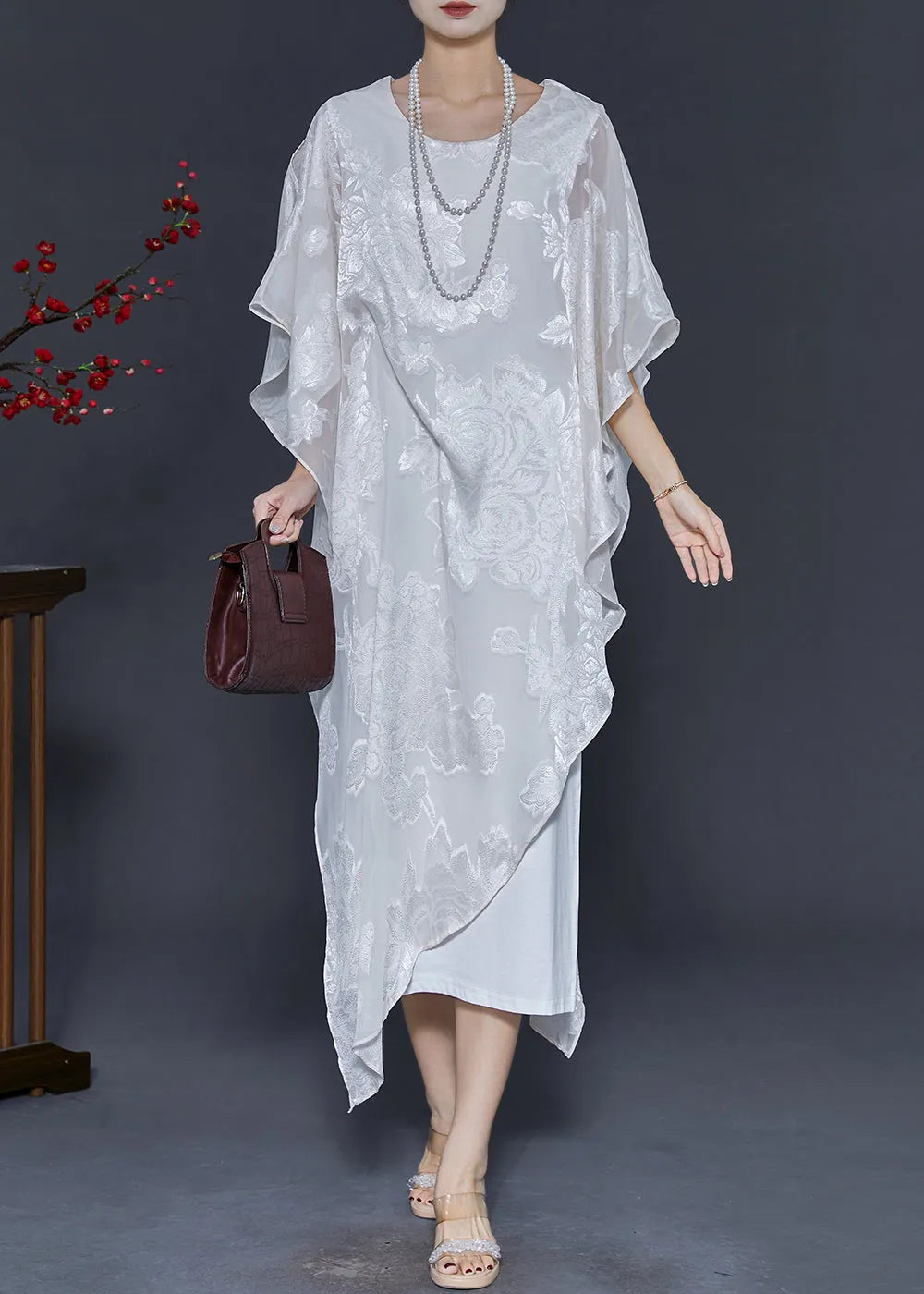 Beautifully Finished Dress in a Timeless Design
