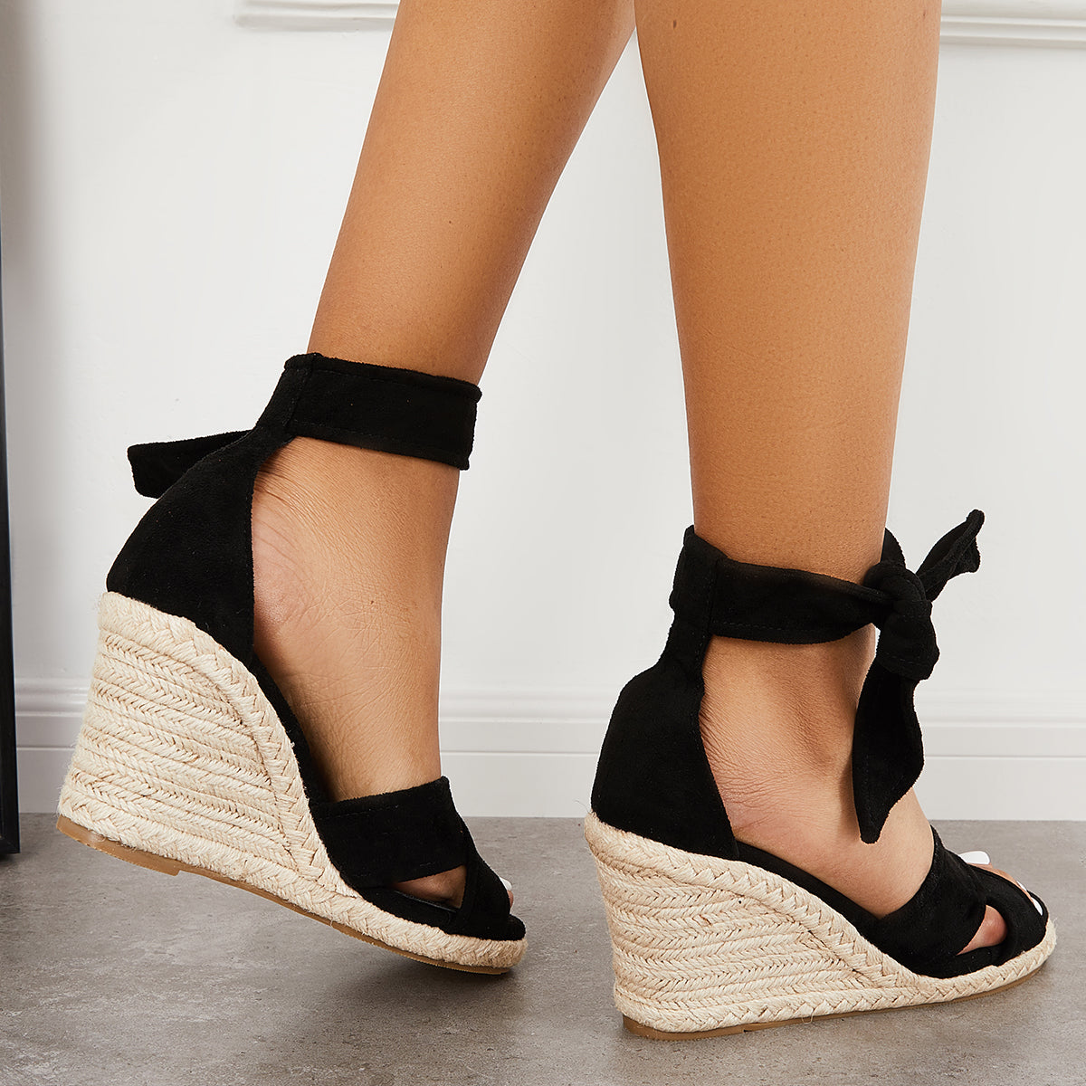 Graceful Orthopedic Sandals for Modern Look