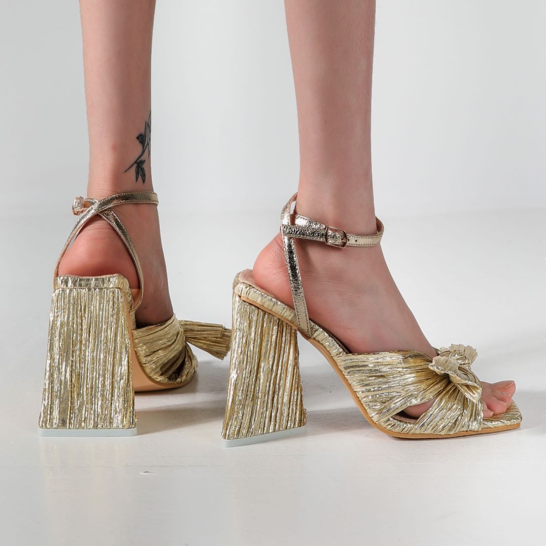 Chic Orthopedic Sandals with Unique Design
