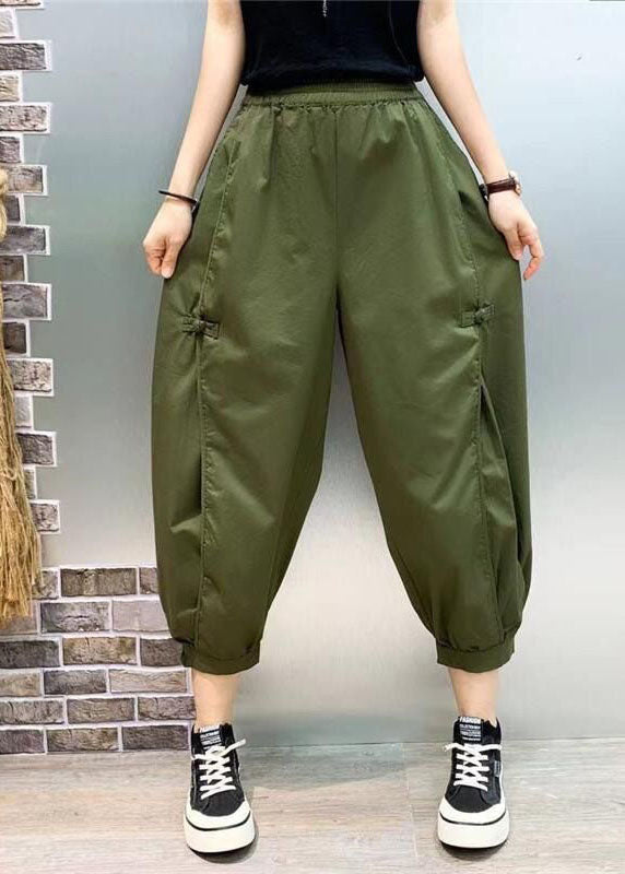 Well Tailored Pants with a Graceful Silhouette