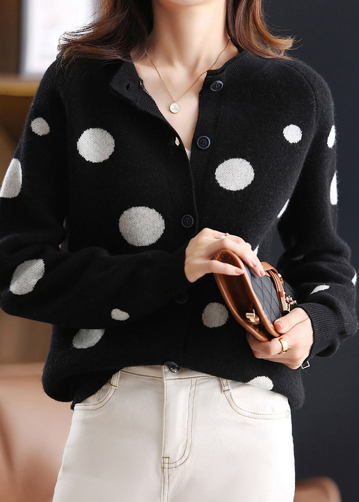 Well Tailored Coat with a Graceful Silhouette