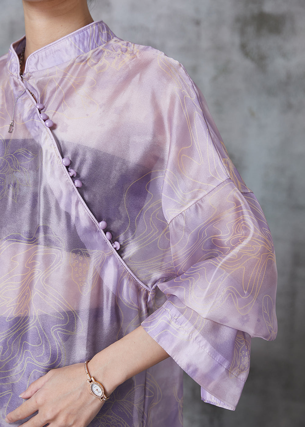 Beautifully Crafted Blouse in a Classic Style