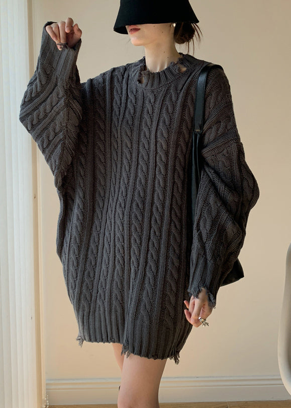 Well Tailored Sweater with a Graceful Silhouette