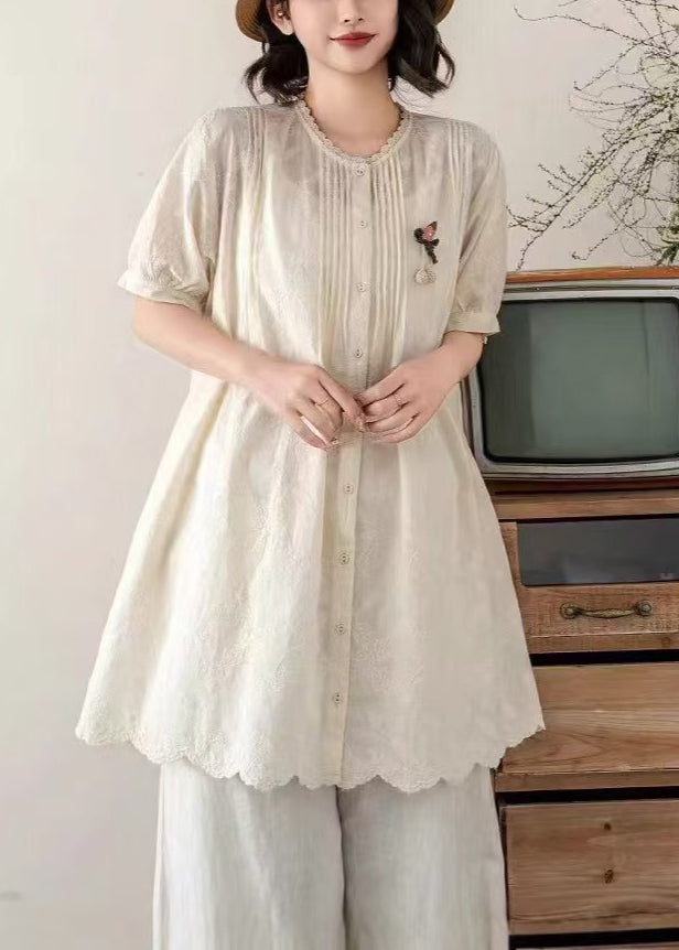 Well Tailored Top with a Graceful Silhouette