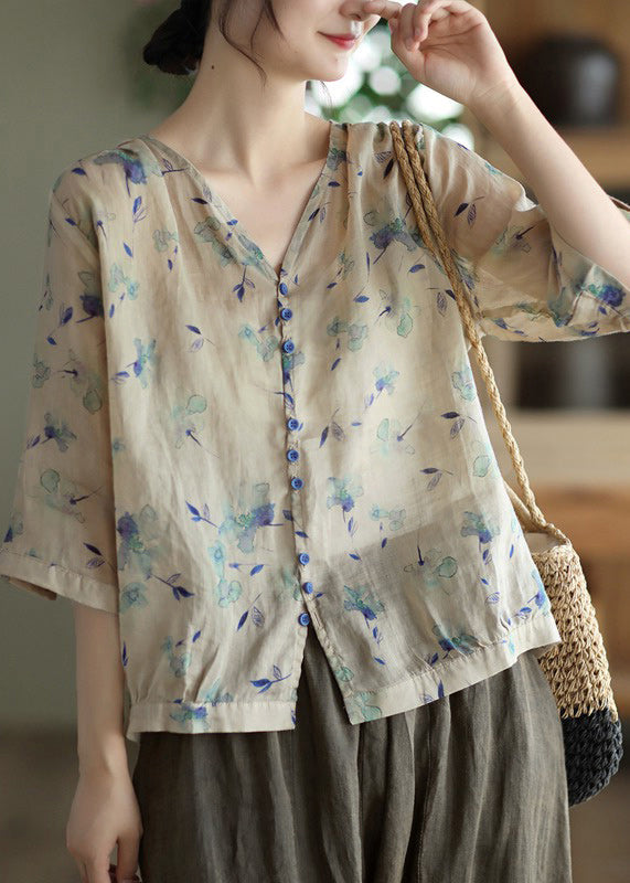 Classic Vintage Shirt with a Flattering Fit