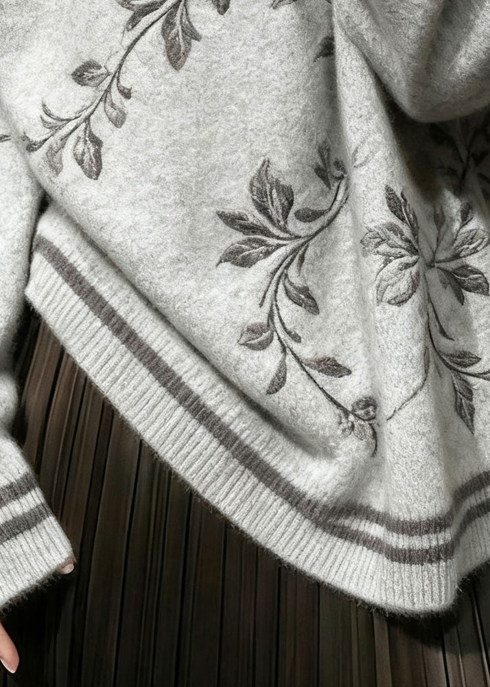 Effortlessly Elegant Sweater with a Timeless Design