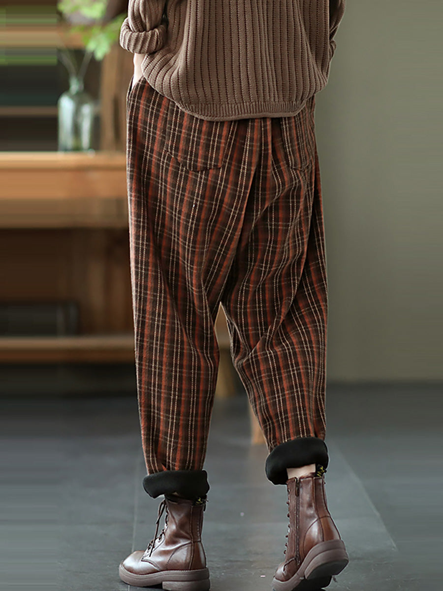 Effortlessly Elegant Pants with a Timeless Design