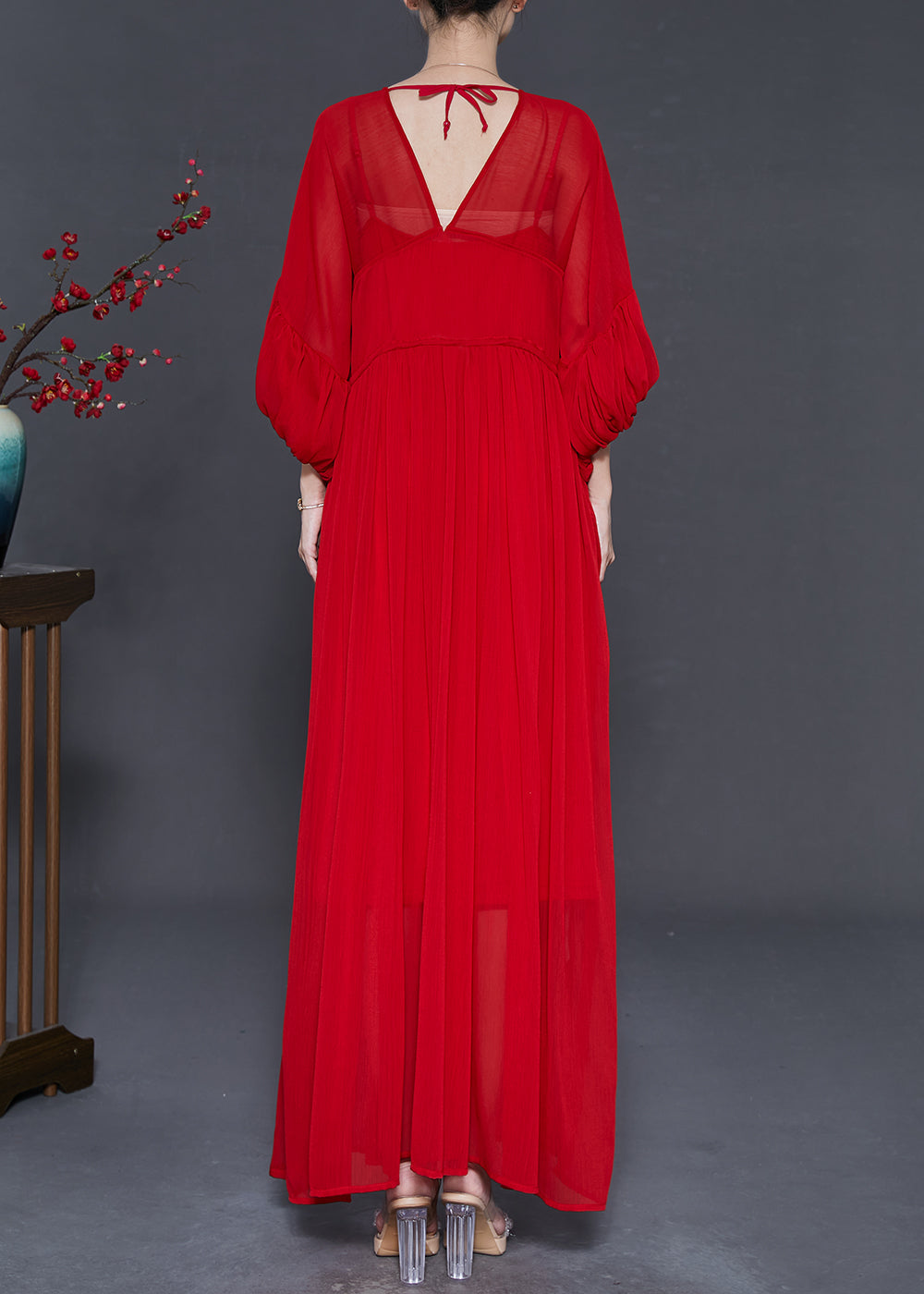 Effortlessly Elegant Dress with a Timeless Design
