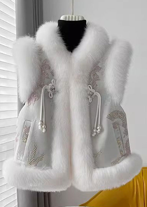 Beautifully Finished Coat in a Timeless Design