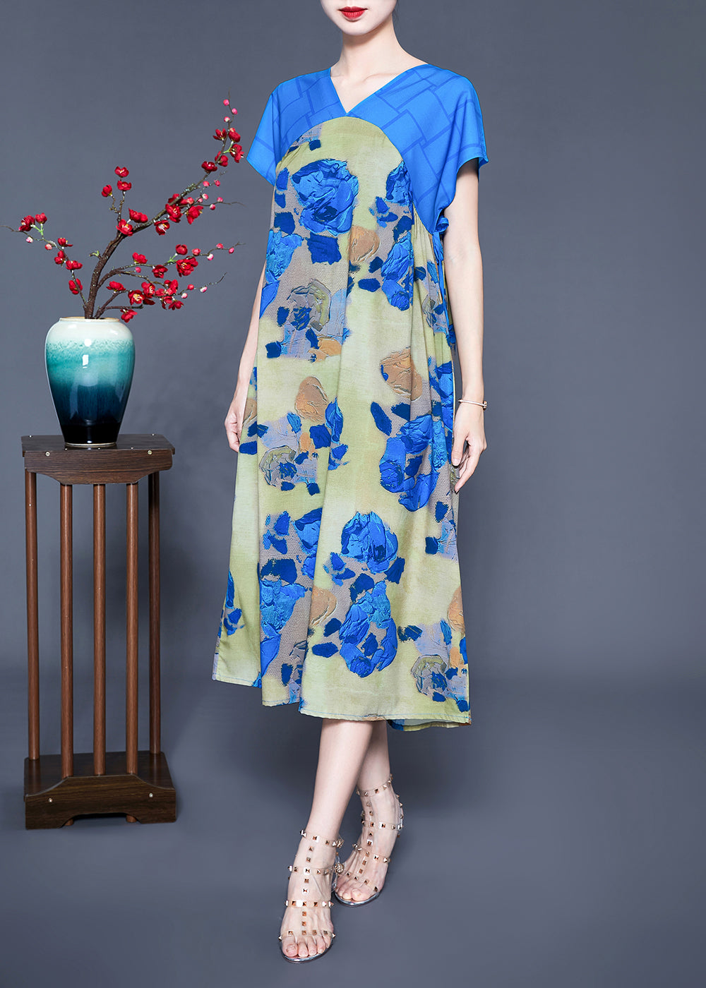 Gracefully Styled Dress for Any Occasion