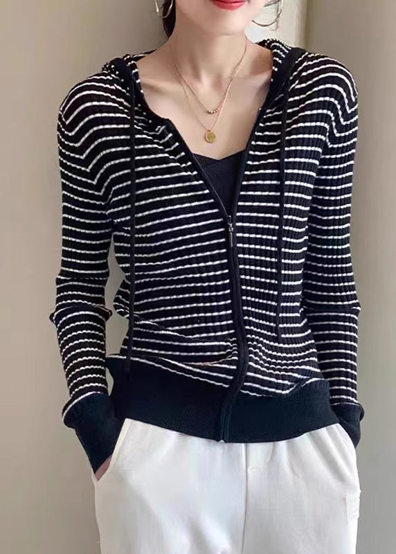 Well Tailored Cardigan with a Graceful Silhouette